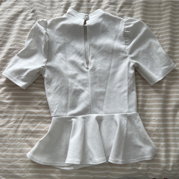 FASHIONNOVA - WHITE TOP** - Picture 2 of 3